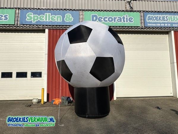 Voetbal-Opblaasbaar-Blikvanger-Huren-3-meter